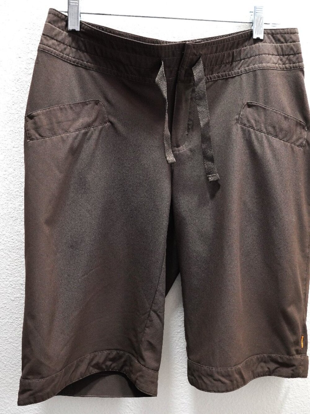 Lucy Activewear Brown Stretch Bermuda Shorts size M